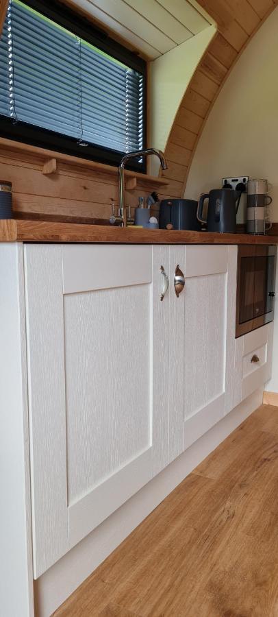 Habberley Glamping Pods Hotel ชรูว์สเบอรี ภายนอก รูปภาพ