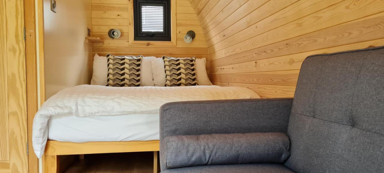 Habberley Glamping Pods Hotel ชรูว์สเบอรี ภายนอก รูปภาพ