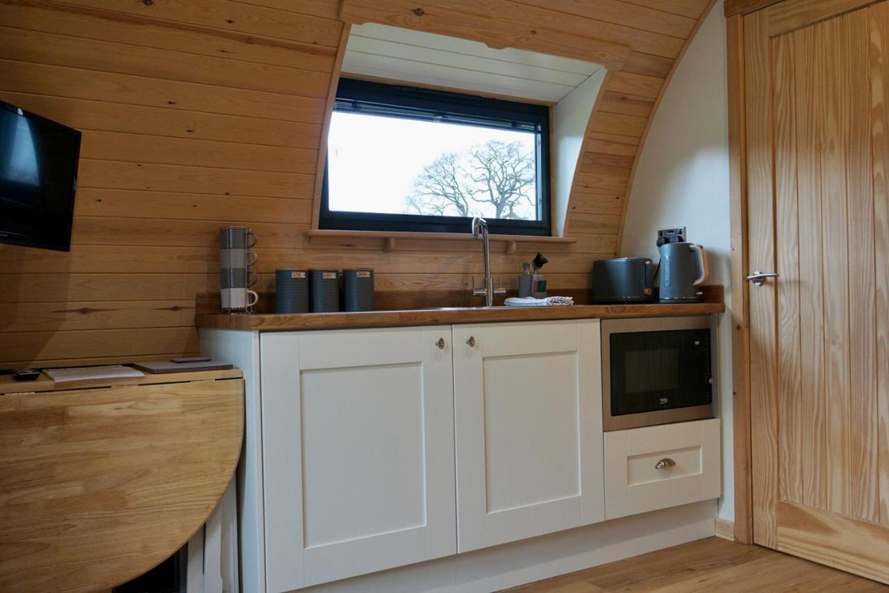 Habberley Glamping Pods Hotel ชรูว์สเบอรี ภายนอก รูปภาพ